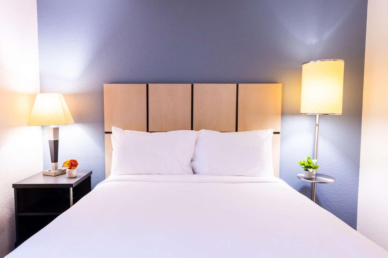 Sonesta Simply Suites Арлингтон Экстерьер фото