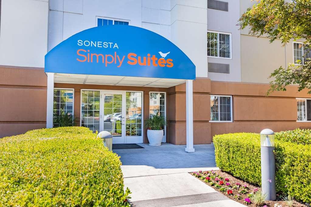 Sonesta Simply Suites Арлингтон Экстерьер фото