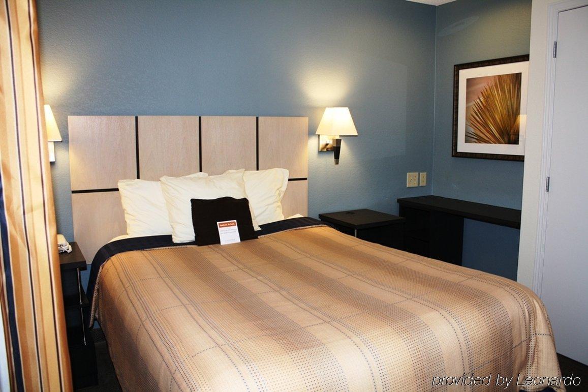 Sonesta Simply Suites Арлингтон Экстерьер фото